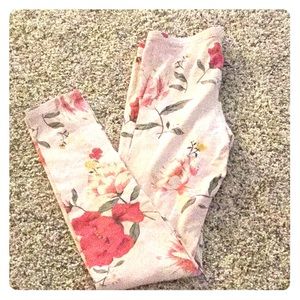 Old Navy pink floral girls leggings. Stretchy
